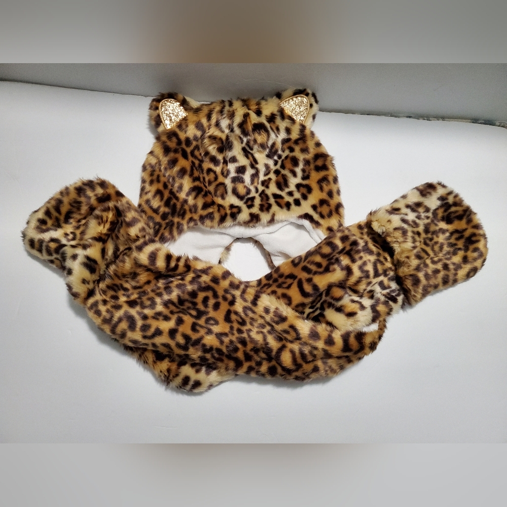 Children Winter Hat with Scarf  that has mittens